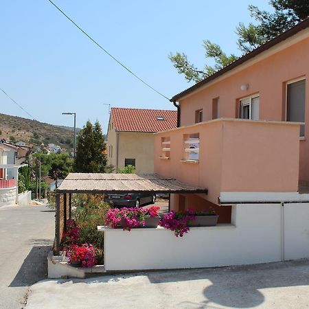 Apartments Luvi Trogir Bagian luar foto