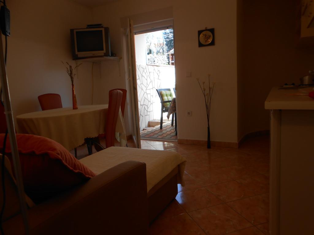 Apartments Luvi Trogir Ruang foto