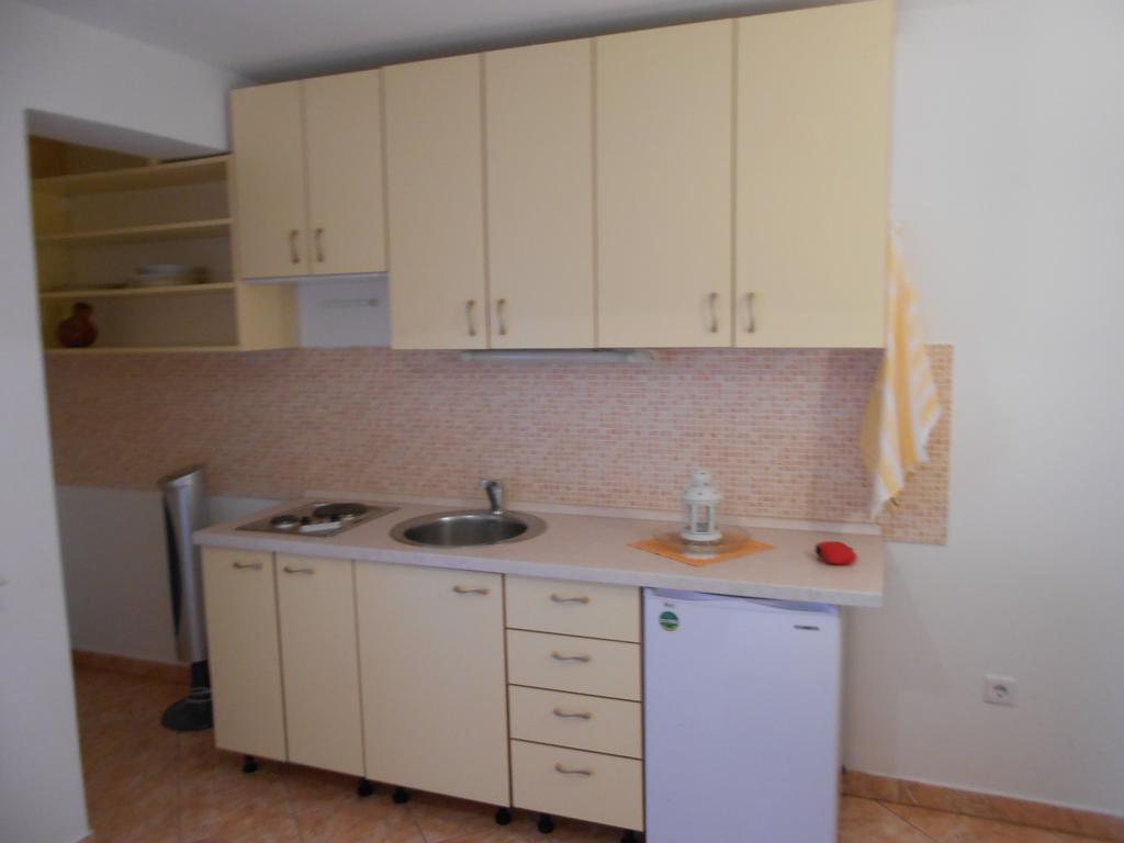 Apartments Luvi Trogir Ruang foto