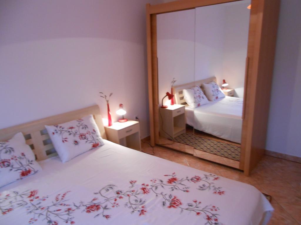 Apartments Luvi Trogir Ruang foto